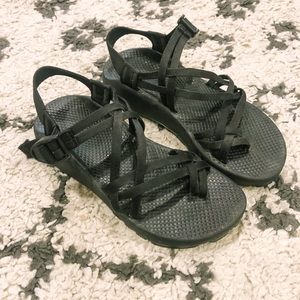Chaco “Vibram” EUC in black!